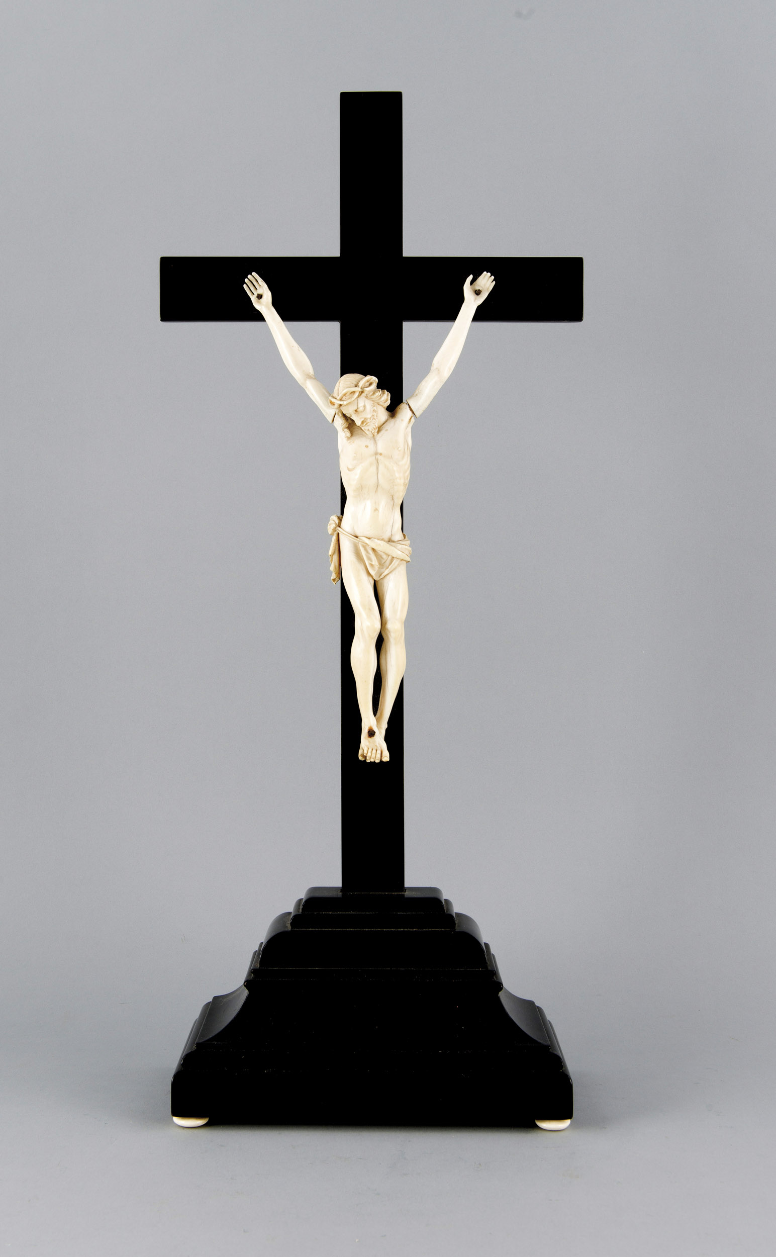 Tisch-Kruzifix