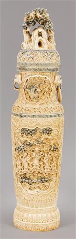 Lidded vase, China, 19th/20th century, ivory