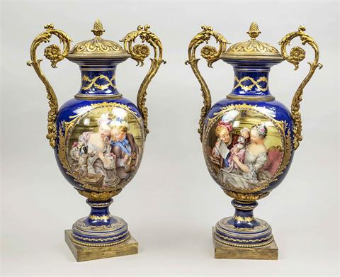 Pair of monumental vases, Sevres, Fra