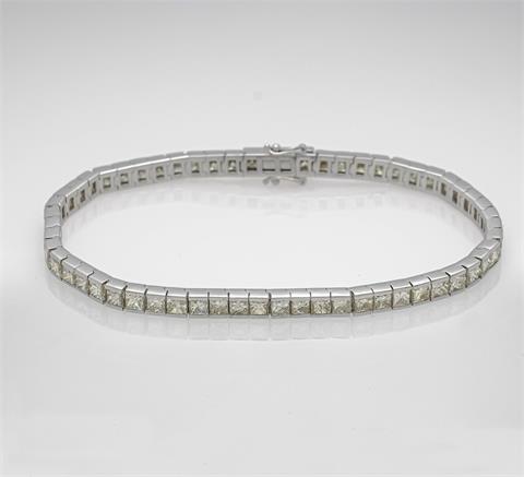 Fancy diamond rivière bracelet WG 750