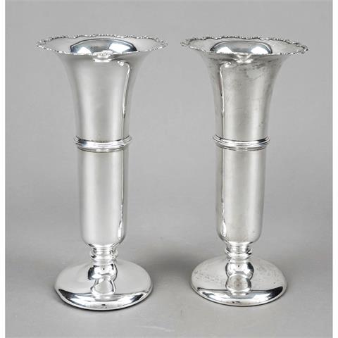 Pair of vases, England, 1929/30