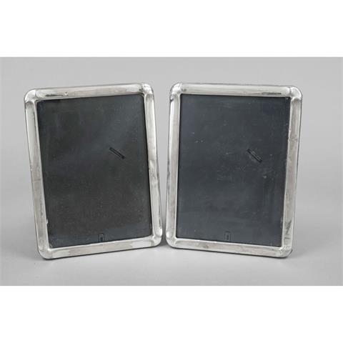 Pair of photo stand frames, 20t