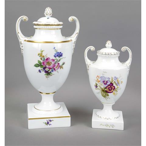 Two vases with lids, Füstenberg