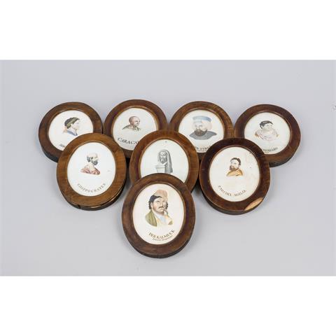 8 miniatures in oval wooden fra