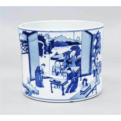 Kangsi pot, China, porcelain wi