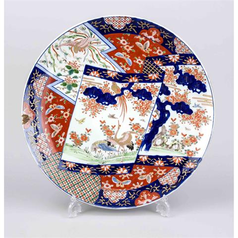Large Imari plate, Japan 19th c